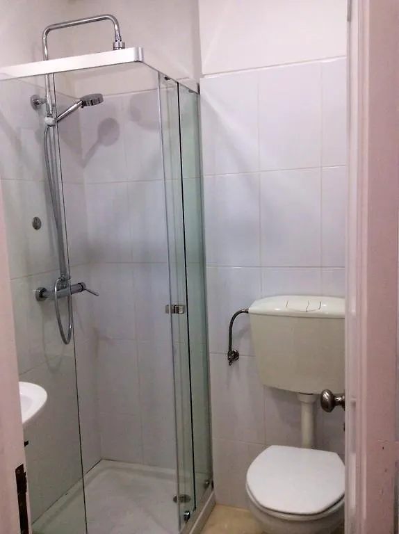 4U Lisbon III Guest House